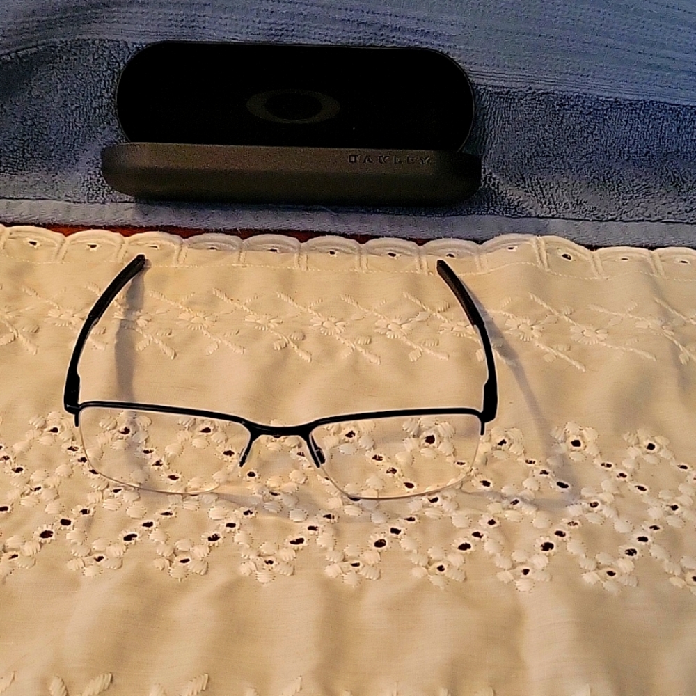 OAKLEY RIMLESS EYEGLASSES/FRAMES